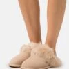 Ugg Scuff Sis - Pantoffels - Sand 1 Ugg Scuff Sis - Pantoffels - Sand -Ugg 0d2f5830a1c542c08dec072be1925f73