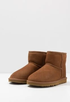 Ugg Classic Mini - Korte Laarzen - Chestnut -Ugg 151990fe780645c5a063fcd647f3773d