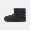 Ugg Classic Mini Ii Unisex - Korte Laarzen - Eve Blue -Ugg 152935627df947338468a58cb0738f21