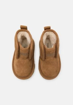 Ugg Accessible Neumel Ez-Fit Unisex - Korte Laarzen - Chestnut -Ugg 15d0b0b00b8d4815b6c19de1424237ce