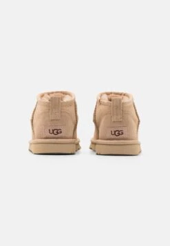 Ugg Classic Ultra Mini Unisex - Korte Laarzen - Driftwood -Ugg 1ba527f05403457eab394f5456d4e5bb