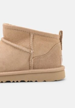 Ugg Classic Ultra Mini Unisex - Korte Laarzen - Driftwood -Ugg 1c92880c61ad409ca15adfb87fe235b2