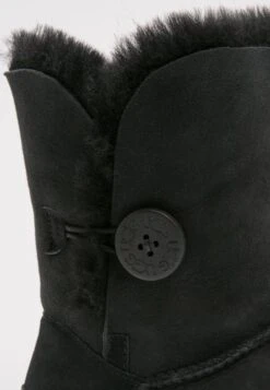 Ugg Bailey Button Ii - Korte Laarzen - Black 12 Ugg Bailey Button Ii - Korte Laarzen - Black -Ugg 2b0f2913d78b4bd19c0a1ec0a3ba5b8e