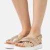 Ugg Zayne Slingback - Sandalen Met Plateauzool - Gold Metallic 2 Ugg Zayne Slingback - Sandalen Met Plateauzool - Gold Metallic -Ugg 2e8076d571e8484d9f5f09fead8af883