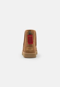 Ugg Classic Mini Logo Zip - Korte Laarzen - Chestnut 11 Ugg Classic Mini Logo Zip - Korte Laarzen - Chestnut -Ugg 32018fa881d0416b9ff8c56586cf1ca5