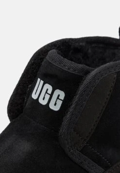 Ugg Accessible Neumel Ez-Fit Unisex - Korte Laarzen - Black -Ugg 3efe433853314f1db51b378b157d66e7