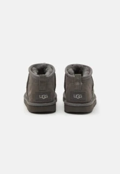 Ugg Classic Ultra Mini Unisex - Korte Laarzen - Grey 10 Ugg Classic Ultra Mini Unisex - Korte Laarzen - Grey -Ugg 4cdfcf3259974e828a29604e03b7a9fa