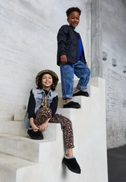 Ugg Tazz Unisex - Pantoffels - Black