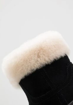 Ugg Jorie - Korte Laarzen - Black -Ugg 5aa20207e140496c8df77d5069ed324f