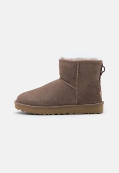 Ugg -Ugg 6d4438a08bde4b64aa0c32fdb3ec457c
