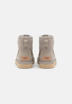 Ugg Classic Mini - Korte Laarzen - Light Grey -Ugg 71a7d6e48b074e3b91114a6c4bb4a3fd