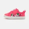 Ugg Rennon Watermelon Stuffie Unisex - Sneakers Laag - Watermelon -Ugg 7219c28a1be94d8cb1de817e3e0cd8a2