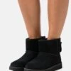 Ugg Classic Mini Logo Zip - Korte Laarzen - Black 1 Ugg Classic Mini Logo Zip - Korte Laarzen - Black -Ugg 731c41688440483e977871b52b2eb539