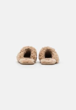 Ugg Maxi Curly Slide - Pantoffels - Sand -Ugg 7a5c0c81c53845faaf6e05c68bd00159