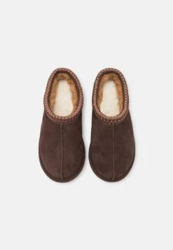 Ugg Tasman - Pantoffels - Burnt Cedar 13 Ugg Tasman - Pantoffels - Burnt Cedar -Ugg 7d76eda271f544d7a8b06fce8f54a670