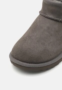 Ugg Classic Ultra Mini Unisex - Korte Laarzen - Grey 13 Ugg Classic Ultra Mini Unisex - Korte Laarzen - Grey -Ugg 816197c9f3ab451795cf5bf05c798edd