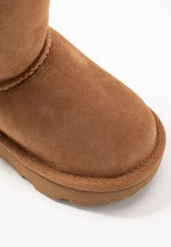 Ugg Classic Ii - Snowboots- Chestnut 10 Ugg Classic Ii - Snowboots- Chestnut -Ugg 8362e36dd4844bee8d38bd9e2754e214