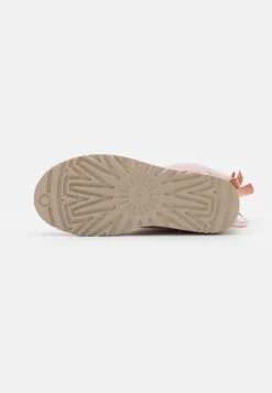 Ugg Bailey Bow - Korte Laarzen - Rose Grey -Ugg 857181c7b1784fbfa63f3d1f9166b934