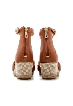 Ugg W Eugenia Pale- Sandalen Met Sleehak - Tan -Ugg 9233c1f56f714abaad60bf4dacd5de8f