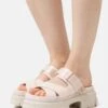 Ugg Ashton Slide - Muiltjes Met Hak - Rosy Beige -Ugg 94a36ce8726f40a2b3bb60f408378a00