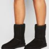 Ugg Classic Short - Korte Laarzen - Black -Ugg 9701d56a34da44b0a7487c115128c83f