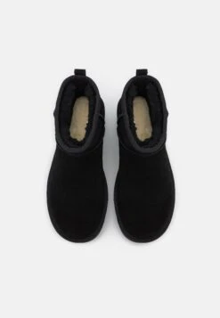 Ugg Classic Ultra Mini Platform - Enkellaarsjes Met Plateauzool - Black -Ugg 9e7b17a5ecd647a89867cd20bed7d194