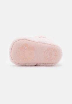 Ugg Bixbee And Lovey Bear Stuffie Set - Geboortegeschenk - Seashell Pink 12 Ugg Bixbee And Lovey Bear Stuffie Set - Geboortegeschenk - Seashell Pink -Ugg a4f6753dc83149d7bd836188a4dcaa9b