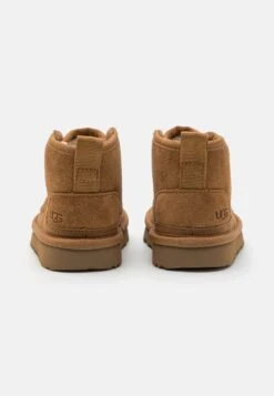 Ugg Accessible Neumel Ez-Fit Unisex - Korte Laarzen - Chestnut -Ugg a66db0d2aa0546f998a9fce001c47637