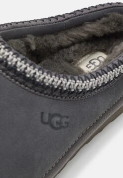 Ugg Tasman - Pantoffels - Dark Grey -Ugg c55c32dced4a4516b86c9ffaa4c26ca5