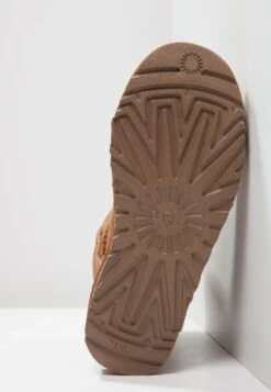 Ugg Mini Bailey Bow - Korte Laarzen - Chestnut 19 Ugg Mini Bailey Bow - Korte Laarzen - Chestnut -Ugg cb324eb5320f4c4e804469e8ce7a4899