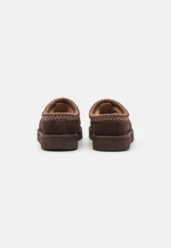 Ugg Tasman - Pantoffels - Burnt Cedar 11 Ugg Tasman - Pantoffels - Burnt Cedar -Ugg d427cb067253436aab9ec9c59b28585b