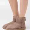 Ugg Classic Mini - Korte Laarzen - Caribou -Ugg d487b1af3f7b4012945ca731af11492d