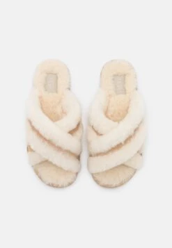 Ugg Scuffita - Muiltjes - Sand 13 Ugg Scuffita - Muiltjes - Sand -Ugg dd132f5f796c49a48a257f1dda28fcbb