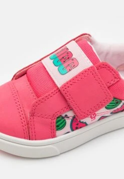 Ugg Rennon Watermelon Stuffie Unisex - Sneakers Laag - Watermelon -Ugg f87738ec672e4e11accaf19fad2109a1