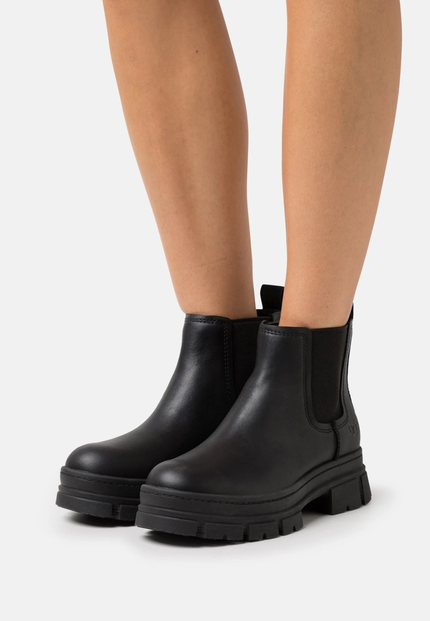 Ugg Ashton Chelsea - Enkellaarsjes Met Plateauzool - Black 3 Ugg Ashton Chelsea - Enkellaarsjes Met Plateauzool - Black