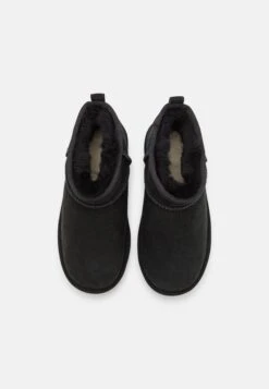 Ugg Classic Ultra Mini Unisex - Korte Laarzen - Black -Ugg fdc79b15a9a8418abc2902380c30b875