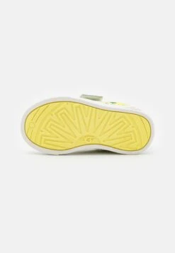 Ugg Rennon Low Pineapple Stuffie Unisex - Sneakers Laag - Pineapple -Ugg ffb3d2bb8593463abda1ec54d77b68fd